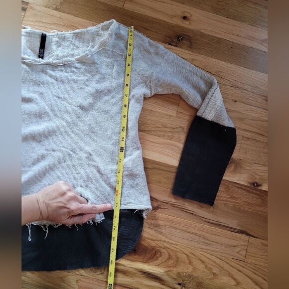 LOVE Culture Raw Edge Oversized Cropped Top Medium - Picture 6 of 9